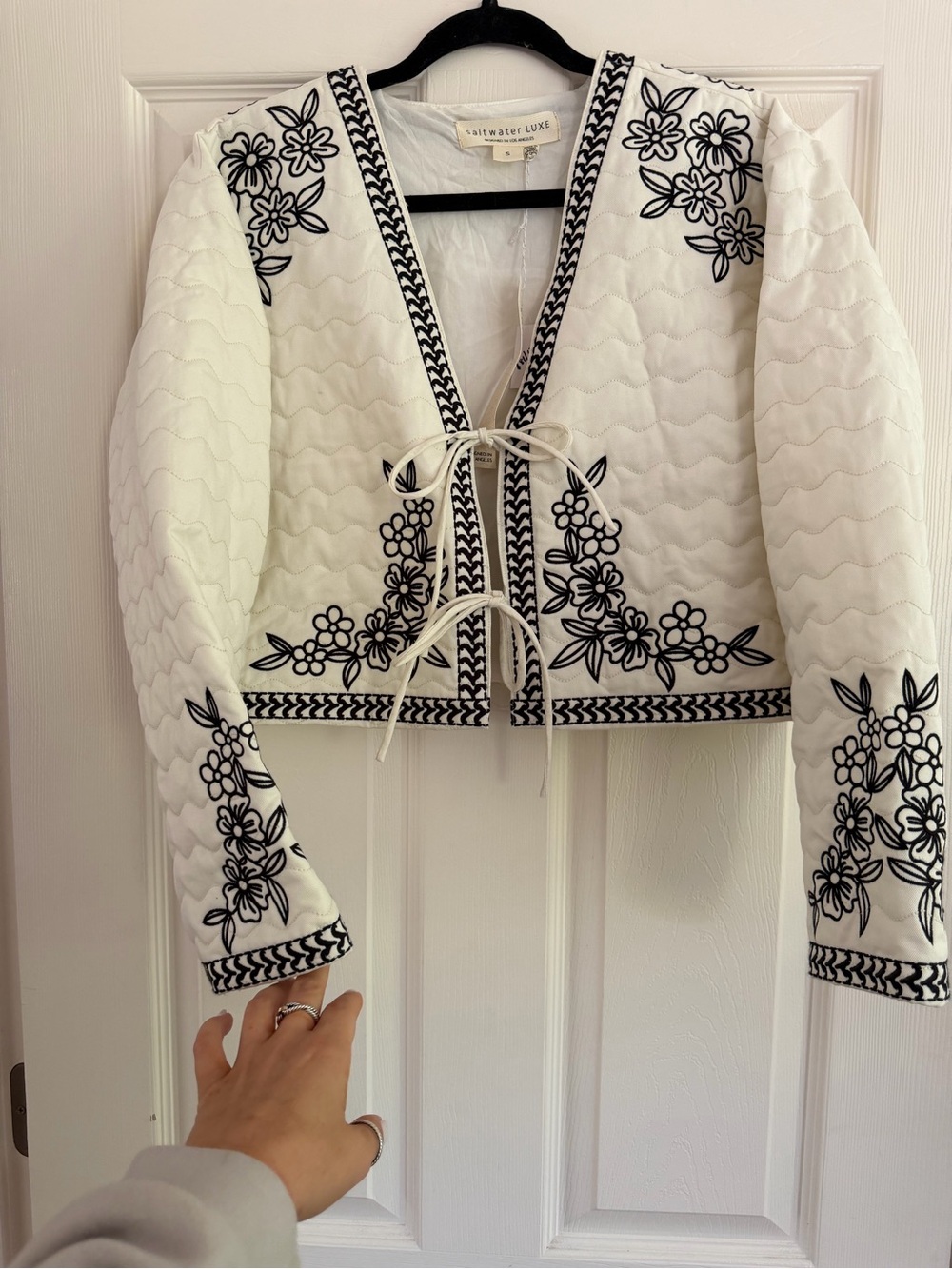 NWT saltwater LUXE White Quilted Floral Tie-Front Jacket with Black Embroidery